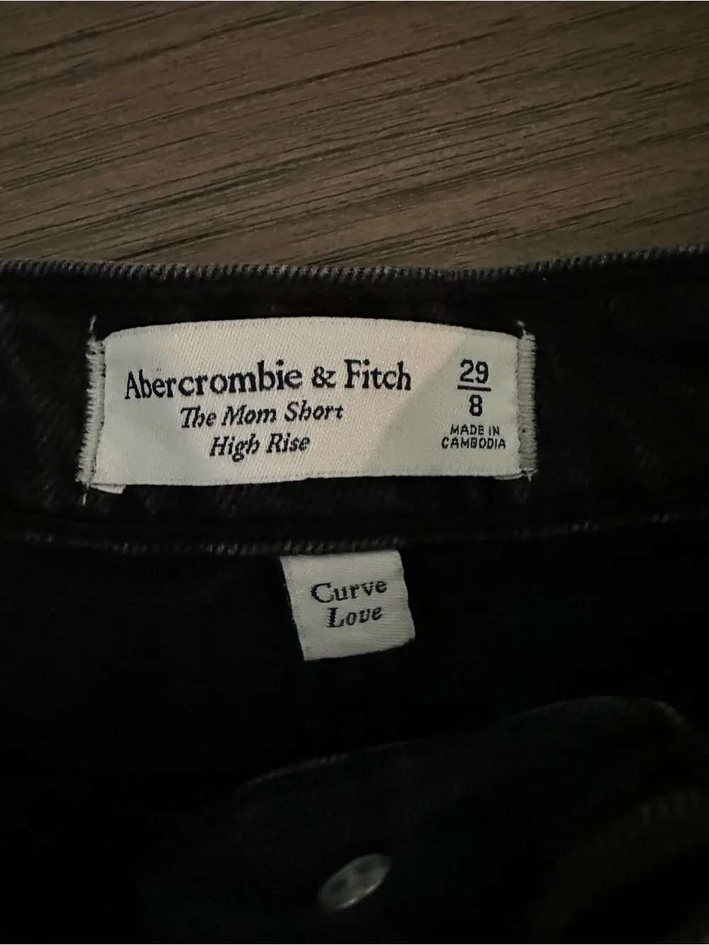 Abercrombie & Fitch Black High-Rise The Mom Short - Picture 3 of 3